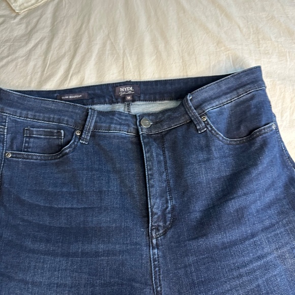 EUC NYDJ LE Silhouette Slim Boot Cut Jeans Dark Wash - Picture 3 of 7